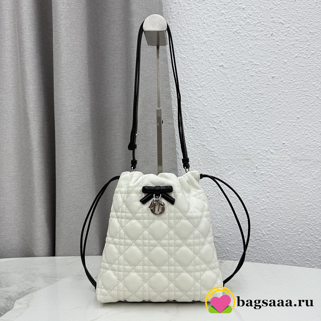 Bagsaaa Dior Adiorable Mini Bucket Bag Two-Tone Latte and Black Cannage Lambskin - 22 cm - 1