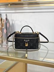 Bagsaaa LV M3A372 Vanity Chain Pouch Black - 19cm - 1
