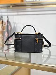 Bagsaaa LV M3A372 Vanity Chain Pouch Black - 19cm - 2