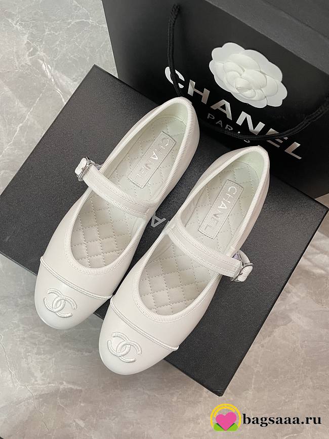 Bagsaaa Chanel Mary Jane flats white lambskin  - 1