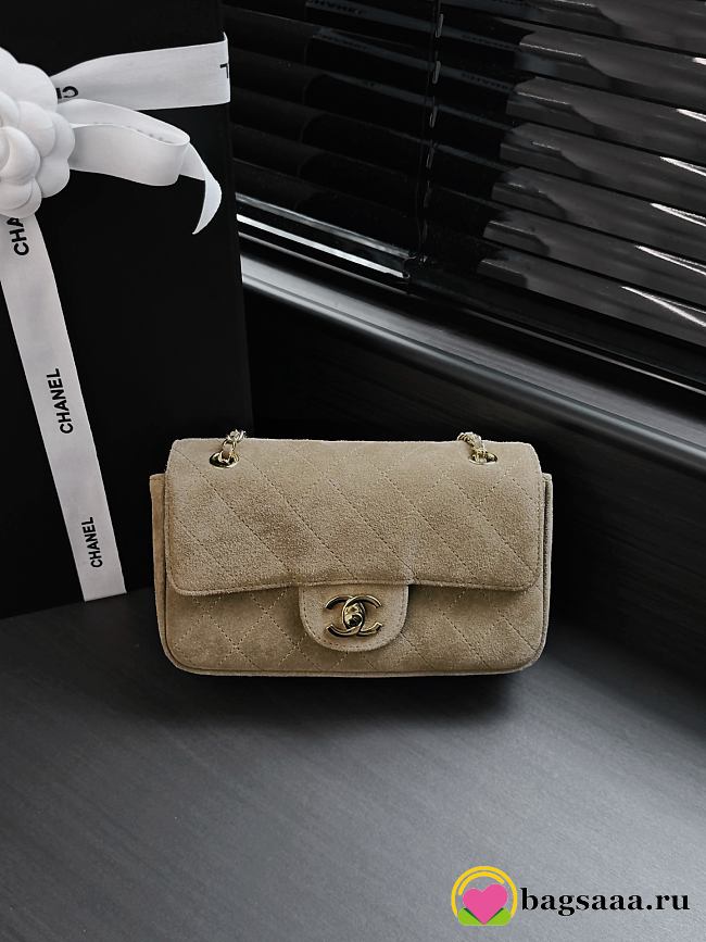 Bagsaaa Chanel Fall-Winter 2026 Mini Flap Bag AS6626 beige suede - 20cm - 1