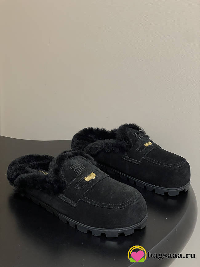 Bagsaaa Miu Miu black suede shearling mules - 1