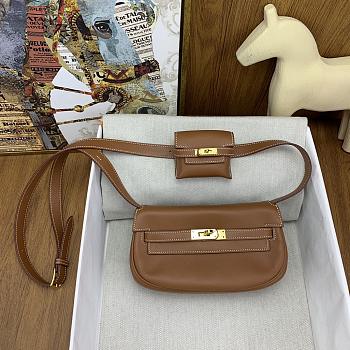 Bagsaaa Hermès Kelly Moove bag in gold Swift leather with gold hardware - 17cm
